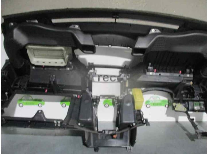 Recambio de salpicadero para toyota yaris (_p9_) 1.4 d-4d (nlp90_) referencia OEM IAM  NEGRO 10