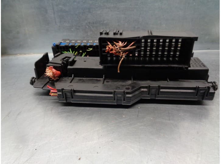 Recambio de caja reles / fusibles para bmw x3 (e83) 2.0 d referencia OEM IAM 8364542 4