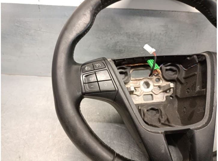 Recambio de volante para volvo v60 i (155) 1.6 drive referencia OEM IAM 31250592 31390471 5