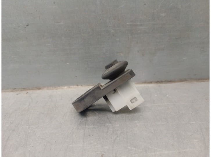 Recambio de interruptor para ssangyong rodius i 2.7 xdi referencia OEM IAM 8573008000