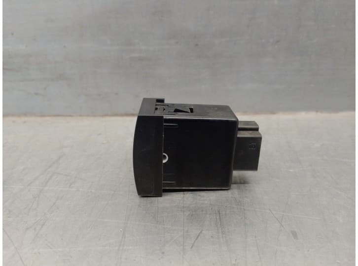 Recambio de interruptor para ssangyong rodius i 2.7 xdi referencia OEM IAM 58B31G56B 2