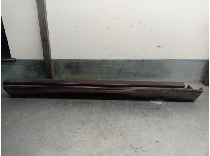 Recambio de faldon lateral para ssangyong kyron 2.0 xdi referencia OEM IAM 7956609000 2