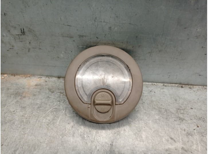 Recambio de luz interior para ssangyong kyron 2.0 xdi referencia OEM IAM 8371009000