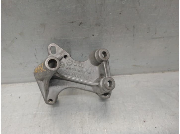 Recambio de soporte motor para seat toledo ii (1m2) 1.6 referencia OEM IAM 06A903103