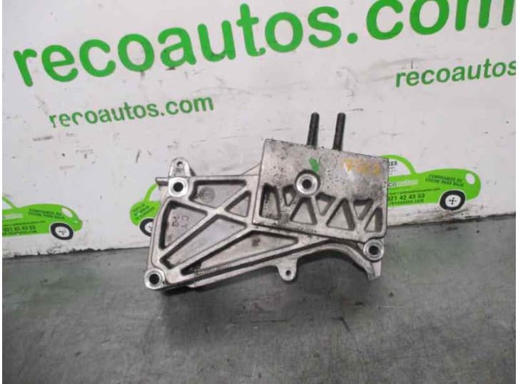 Recambio de soporte motor para hyundai elantra iii sedán (xd) 2.0 crdi referencia OEM IAM
