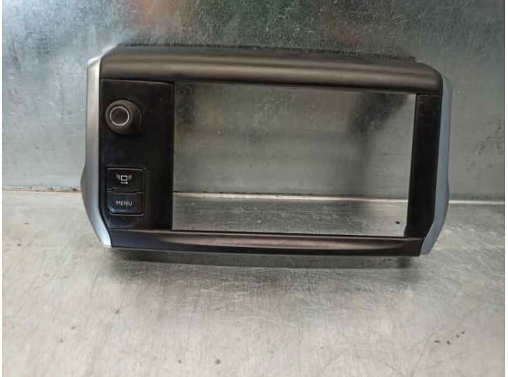 Recambio de consola para peugeot 208 i (ca_, cc_) 1.6 hdi referencia OEM IAM 9673861377