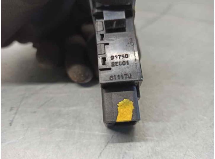 Recambio de mando para hyundai tucson (jm) 2.0 crdi referencia OEM IAM 937502E001 5
