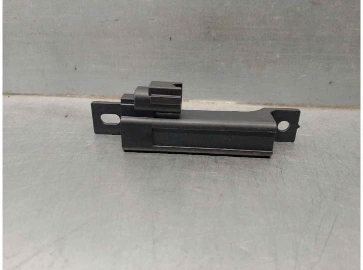 Recambio de antena para infiniti fx 37 awd referencia OEM IAM 5WK48775 5WK487759504AD