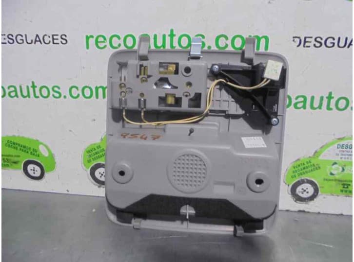 Recambio de luz interior para toyota rav 4 2.4 120kw referencia OEM IAM 10000309 2