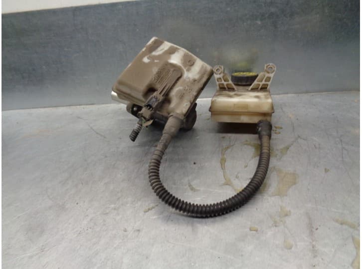 Recambio de bomba freno para peugeot 5008 (0u_, 0e_) 1.6 hdi referencia OEM IAM 9654002180 2