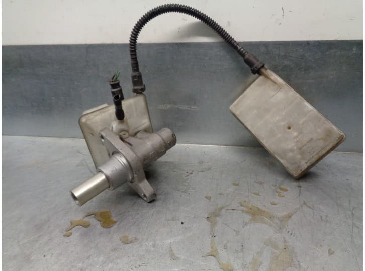Recambio de bomba freno para peugeot 5008 (0u_, 0e_) 1.6 hdi referencia OEM IAM 9654002180 5