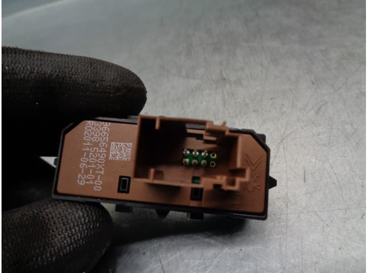 Recambio de mando para peugeot 5008 (0u_, 0e_) 1.6 hdi referencia OEM IAM 96656490XT 2