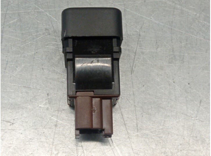 Recambio de boton airbag para peugeot 108 1.0 vti 72 referencia OEM IAM 9641391277 2