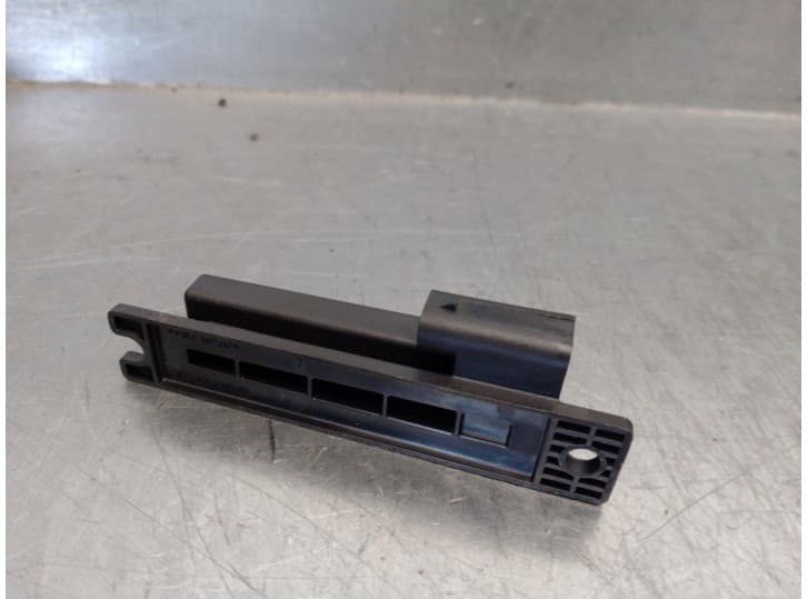 Recambio de antena para jaguar xe (x760) 2.0 d referencia OEM IAM AH4215K603AA 2