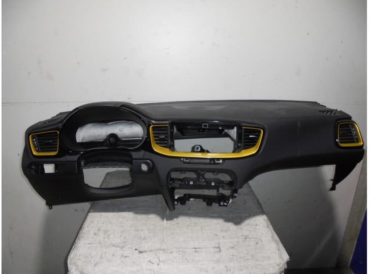 Recambio de salpicadero para kia xceed (cd) 1.4 t-gdi referencia OEM IAM  DE PIEL NEGRA