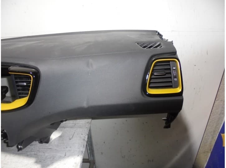 Recambio de salpicadero para kia xceed (cd) 1.4 t-gdi referencia OEM IAM  DE PIEL NEGRA 6