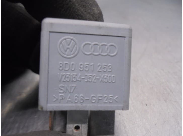 Recambio de rele para audi a4 b8 (8k2) 2.0 tdi referencia OEM IAM 8D0951253 3