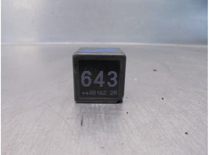 Recambio de rele para audi a4 b8 (8k2) 2.0 tdi referencia OEM IAM 8K0951253