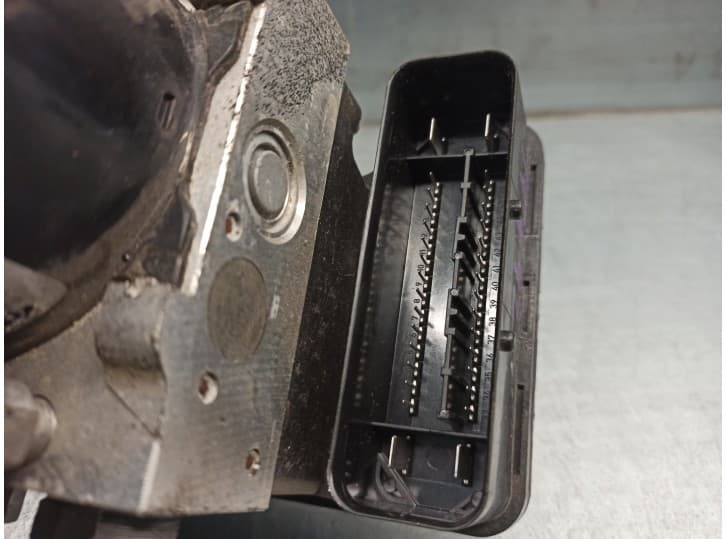 Recambio de abs para dodge caliber 2.0 referencia OEM IAM P05105142 25021202074 ATE 3