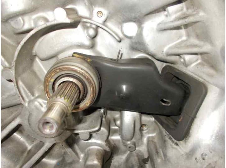 Recambio de caja cambios para mazda 323 p v (ba) 1.5 16v referencia OEM IAM F5D2 8