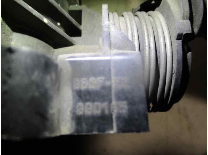 Recambio de caja mariposa para ford mondeo ii (bap) 1.8 i referencia OEM IAM 988FEE  WEBER 5