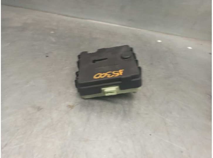 Recambio de caja reles / fusibles para bmw x3 (e83) 3.0 d referencia OEM IAM 8387547 2