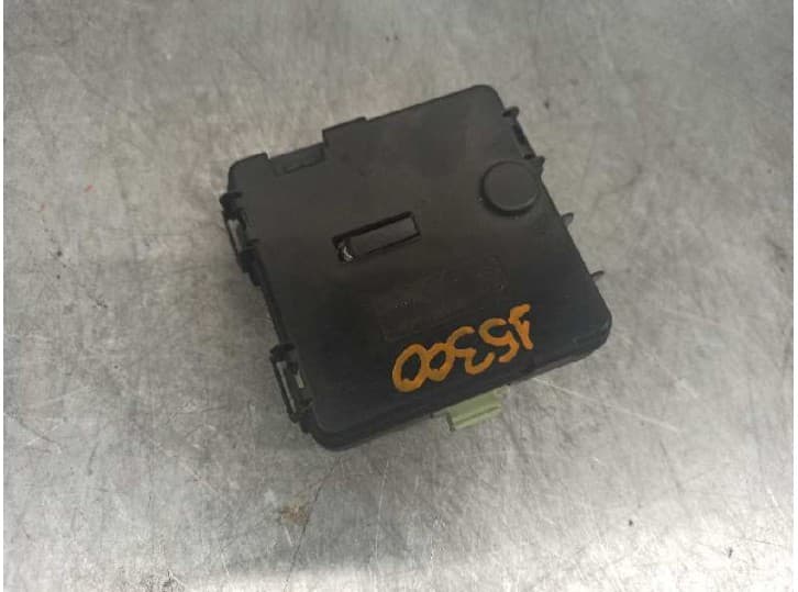 Recambio de caja reles / fusibles para bmw x3 (e83) 3.0 d referencia OEM IAM 8387547 3