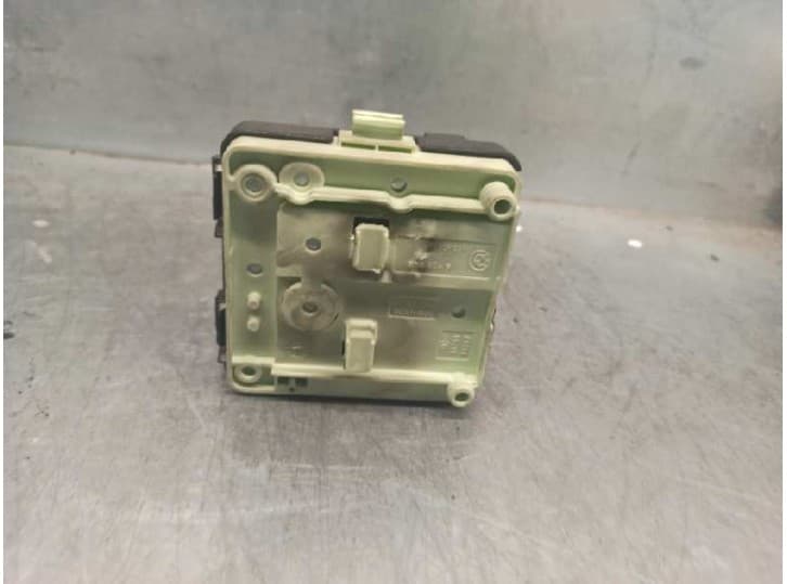 Recambio de caja reles / fusibles para bmw x3 (e83) 3.0 d referencia OEM IAM 8387547 4