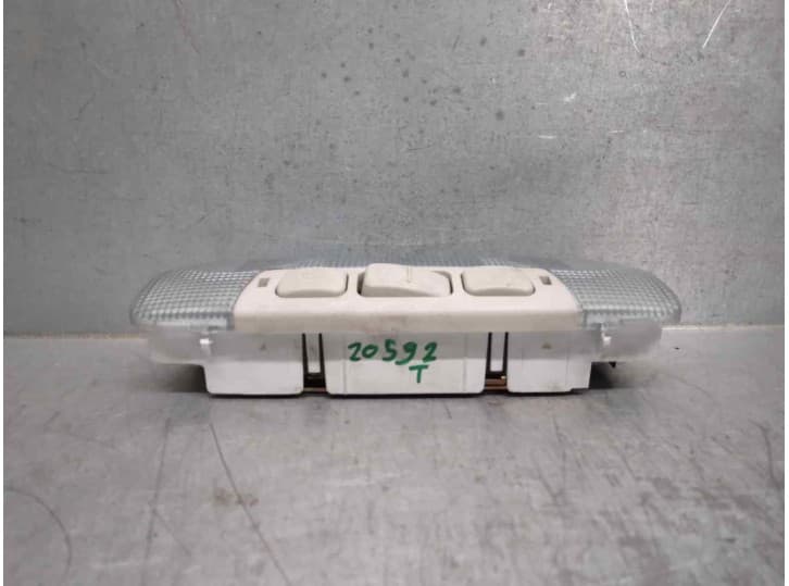Recambio de luz interior para ford kuga i 2.0 tdci referencia OEM IAM 8A6A13K767AB 3