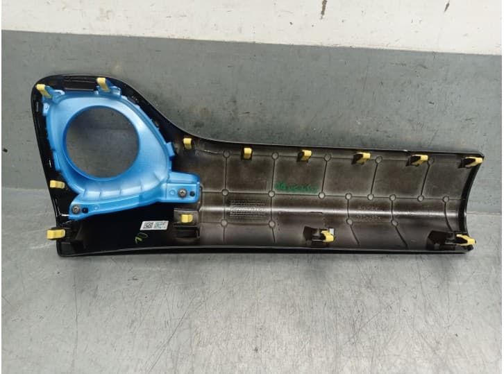 Recambio de moldura para peugeot 108 1.0 vti 72 referencia OEM IAM 550120H020  1472125X 2