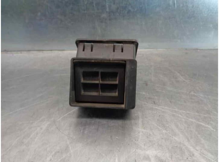 Recambio de aireador para rover 100 / metro hatchback (xp) 111 c/l/s referencia OEM IAM 2