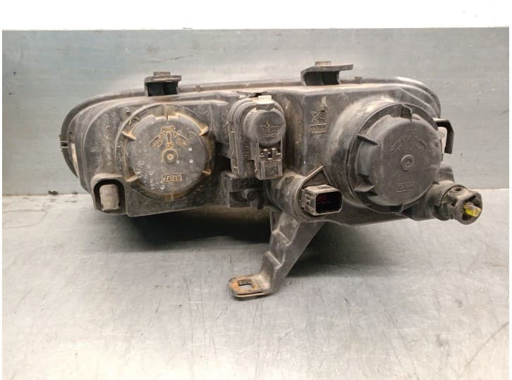 Recambio de faro derecho para mg zr 105 referencia OEM IAM XBC104960  89003770 2