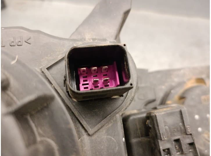 Recambio de faro derecho para mg zr 105 referencia OEM IAM XBC104960  89003770 7