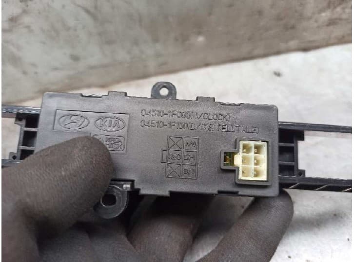 Recambio de reloj para kia sportage ii (je_, km_) 2.0 crdi referencia OEM IAM 945101F000 4
