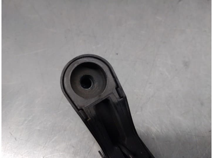 Recambio de brazo limpia trasero para kia joice (mte1p) 2.0 referencia OEM IAM 98820M2000 3