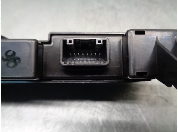 Recambio de warning para kia xceed (cd) 1.4 t-gdi referencia OEM IAM 93600J7000 4