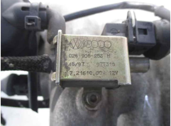 Recambio de colector admision para audi a4 b5 (8d2) 1.8 referencia OEM IAM 056133213 9
