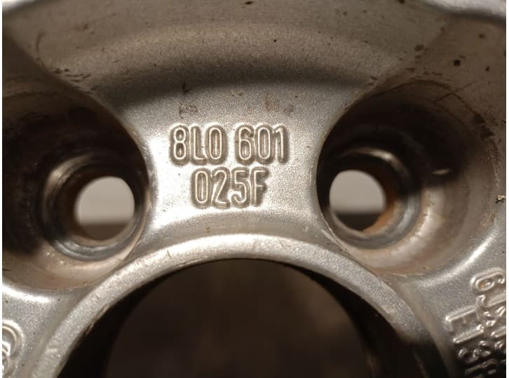 Recambio de llanta para audi a3 (8l1) 1.8 t referencia OEM IAM 8L0601025F R156JX15H2ET38 2