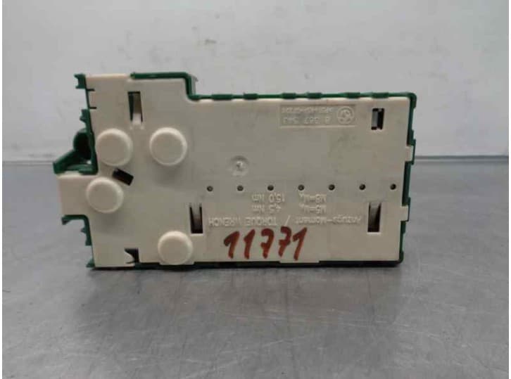 Recambio de caja reles / fusibles para bmw 5 (e39) 520 i referencia OEM IAM 8387543 2
