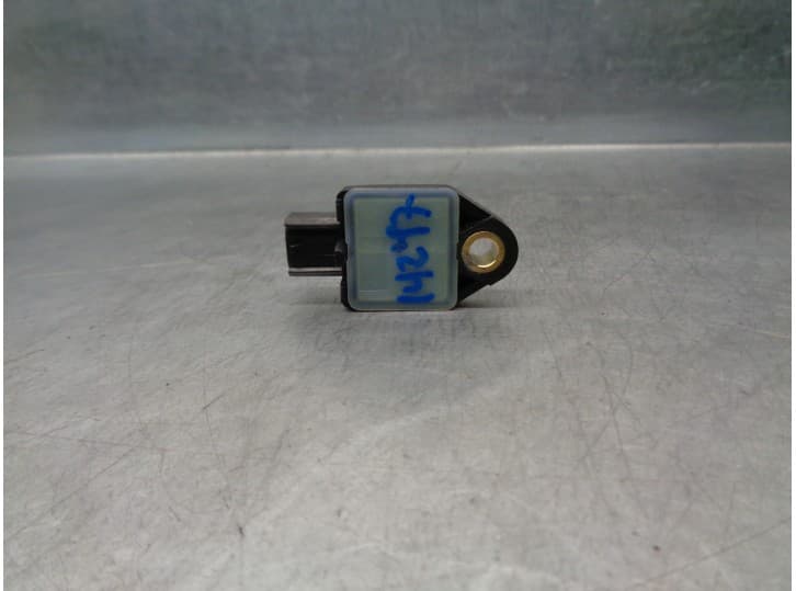 Recambio de sensor impacto para hyundai i30 (gd) 1.4 crdi referencia OEM IAM 95920A6000 2