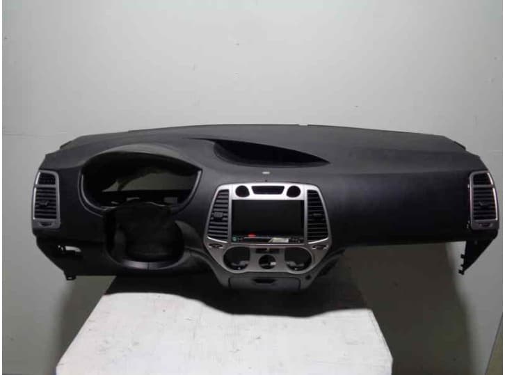 Recambio de salpicadero para hyundai i20 i (pb, pbt) 1.4 crdi referencia OEM IAM  NEGRO