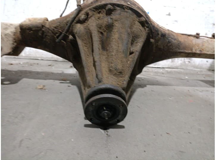 Recambio de puente trasero para land rover santana 109 referencia OEM IAM E74 E74 7