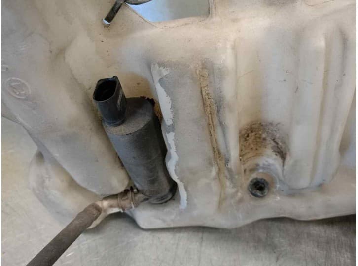 Recambio de deposito limpia para bmw 5 (e39) 530 d referencia OEM IAM 8364941 3