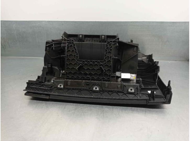 Recambio de guantera para skoda karoq (nu7, nd7) 2.0 tdi referencia OEM IAM 57B857097G 2