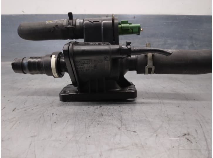 Recambio de termostato para ford fiesta v van 1.4 tdci referencia OEM IAM 9654393880