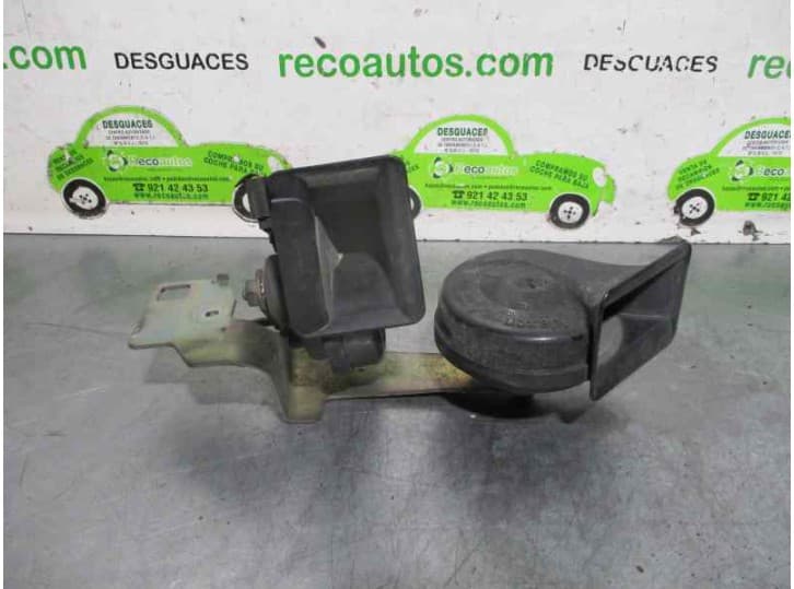Recambio de claxon para bmw 5 (e60) 520 d referencia OEM IAM 6935709 3