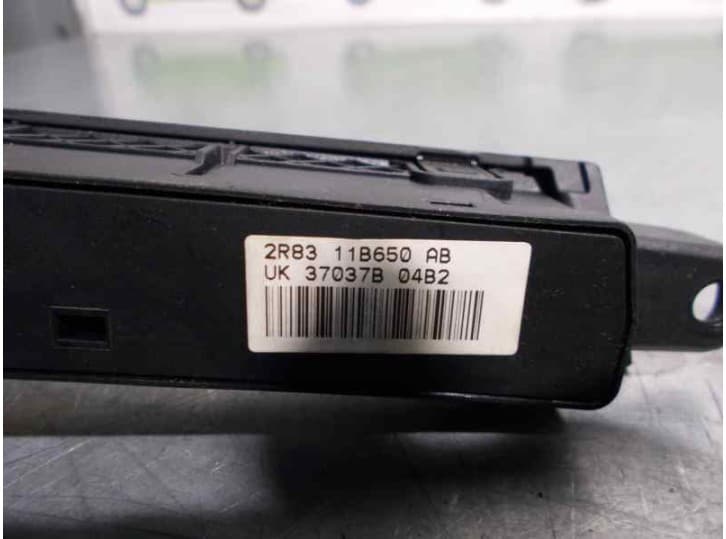 Recambio de warning para jaguar s-type ii (x200) 3.0 v6 referencia OEM IAM 2R8311B650AB 3