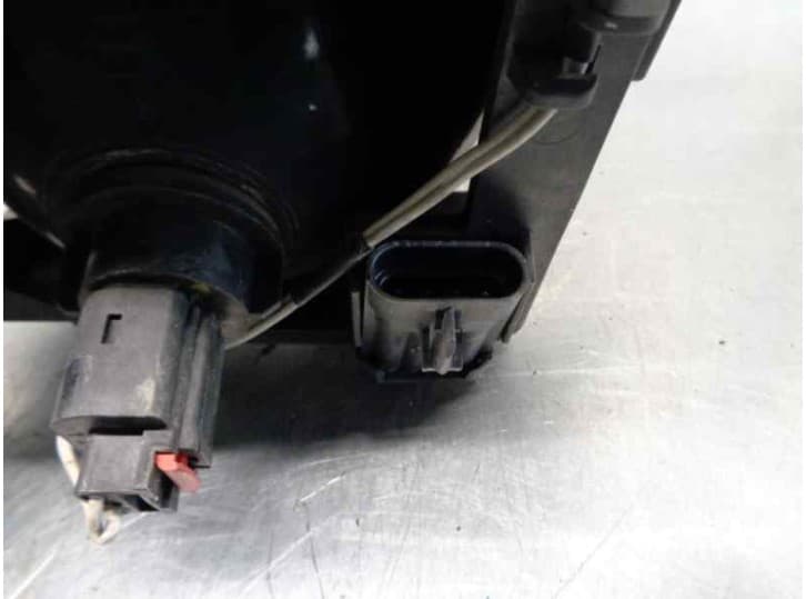 Recambio de piloto delantero derecho para cadillac cts 3.2 referencia OEM IAM 15930688 3