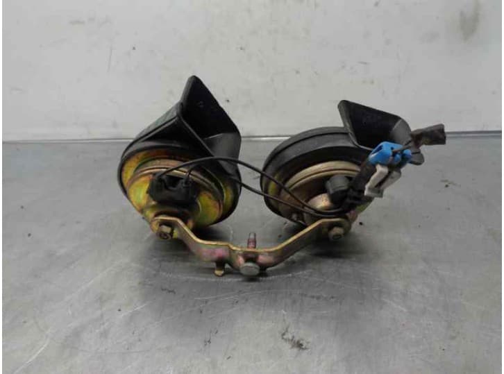 Recambio de claxon para cadillac cts 3.2 referencia OEM IAM 2