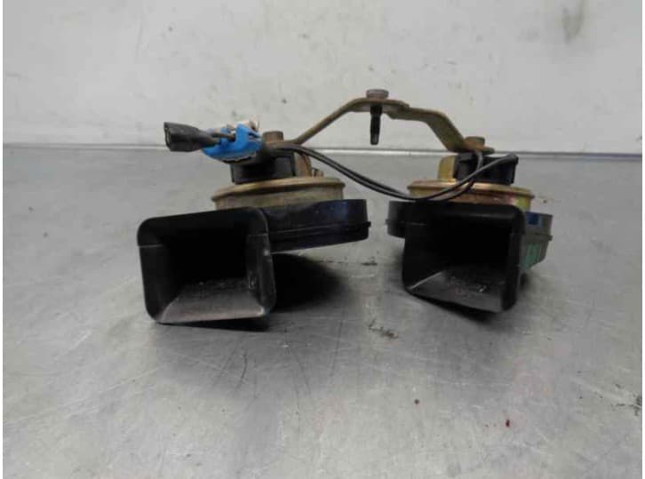 Recambio de claxon para cadillac cts 3.2 referencia OEM IAM 3